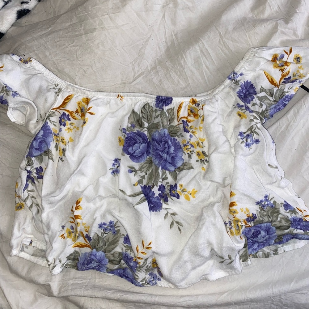💜Forever 21 Off the shoulder flowy top💜
